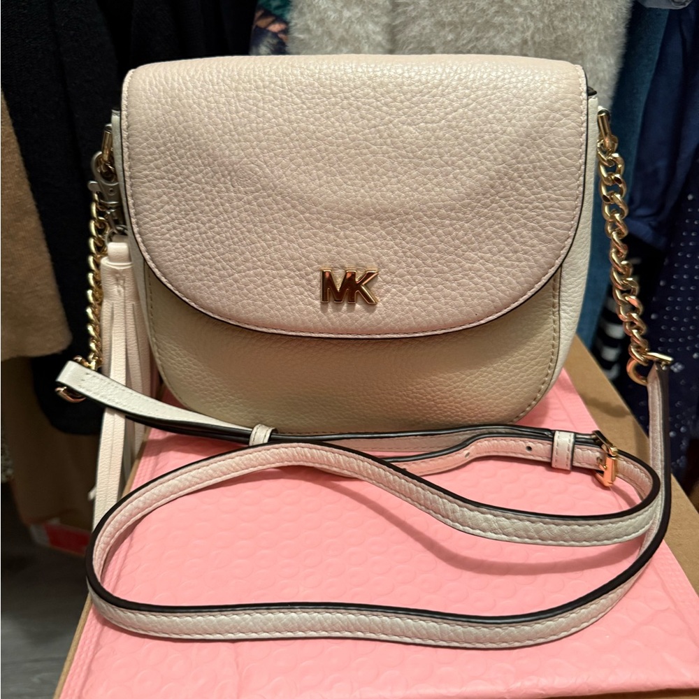 ❌❌SOLD❌❌ Michael Kors crossbody